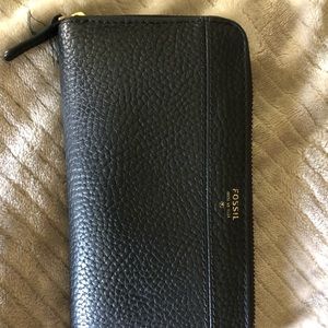Fossil Zip-around Clutch